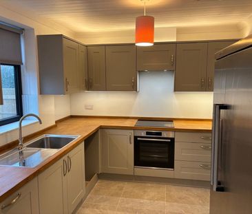 2 Bed Semi-Detached House, College Road, NW10 - Photo 2