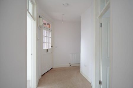 2 bedroom maisonette to rent - Photo 4