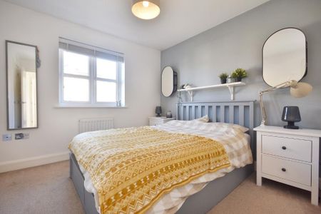 3 bedroom semi-detached house to rent - Photo 5