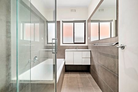 242 Parer Road, Airport West VIC 3042 - Photo 2