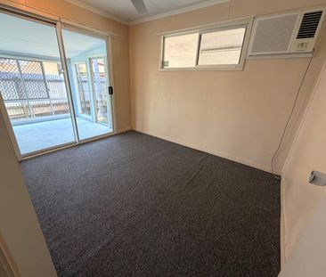 3 Bedroom home, short walk to Golf Club. Close to all amenities. - Photo 6