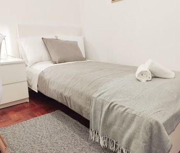 Rua de São Sebastião da Pedreira, Lisbon, Lisbon 1050-010 - Photo 1