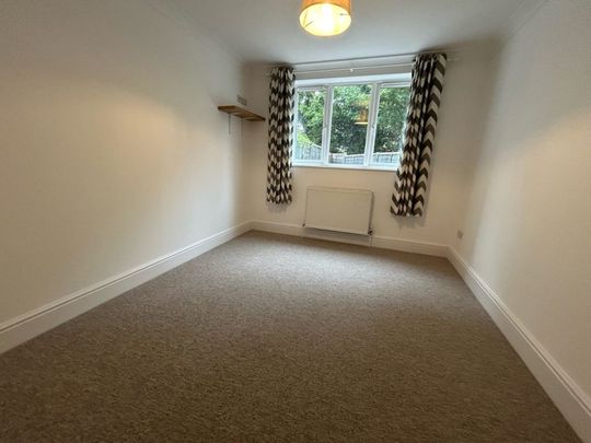 2 Bedroom - Winchester Road, Bishops Waltham - Photo 1