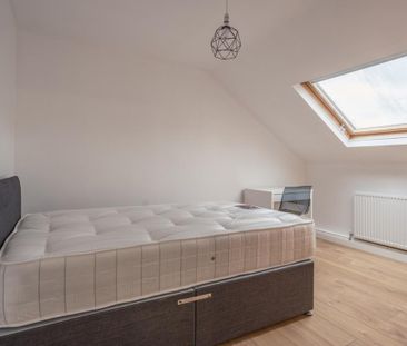 3 bedroom flat to rent - Photo 6