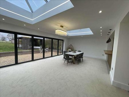 Hampton Lane, Solihull, B91 - Photo 2