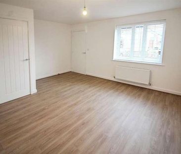 Chalk Hill Drive, Sherburn In Elmet, LS25 - Photo 2