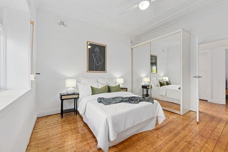 Charming Full-Brick Bungalow in Prime Inner West Location - Photo 5