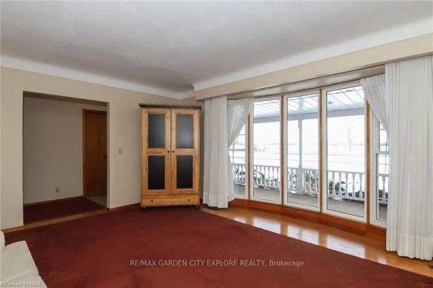 Detached Home For Lease | X8356532 - Photo 1