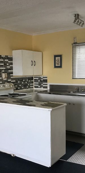 A lovely one bedroom unit on the second floor in a block of units located on a private tree lined cul-de-sac within a walking distance to Hamilton City. - Photo 1