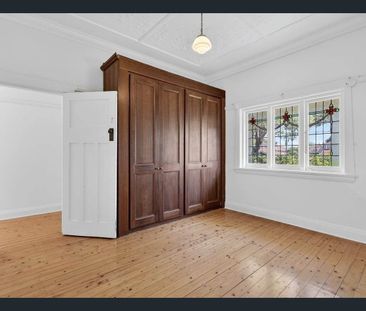 4 bedroom Family Home!!! - Photo 1