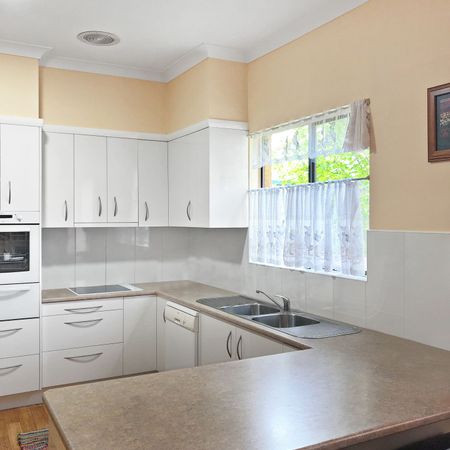 Furnished 3 Bedroom Home in Central Dubbo - Photo 3
