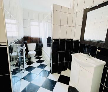 3 bedroom semi-detached house to rent - Photo 1