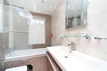 1 bedroom in a house share to rent - Photo 5