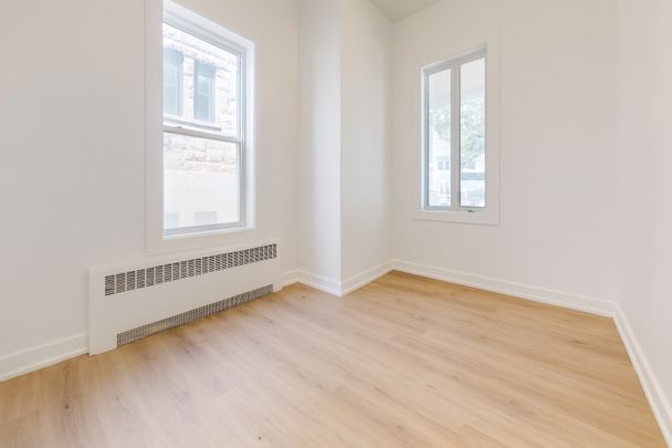 821-23 2e Rue, Saint-Jean-sur-Richelieu, QC J2X - Photo 1