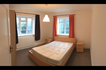 3 Bed Flat, Leigham Hall, SW16 - Photo 5