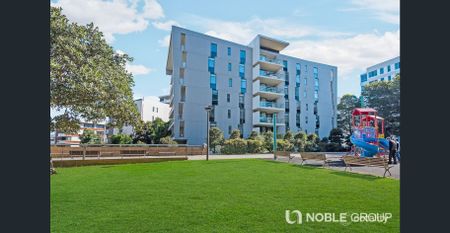 2 Bedroom 2 Bath w Parking - Photo 4