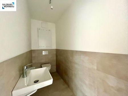 ENTSCHLEUNIGUNGSORT! Behagliche, großzügige 3-Zimmerwohnung mit Balkon und 2 Tiefgaragenplätze in Seekirchen! - Foto 5