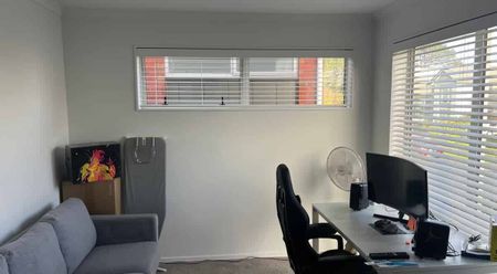 Superior Sunny 3-Bedroom Townhouse in Prime Massey - Photo 5