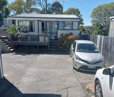 1 Bedroom House, Manurewa, space for 2 cars - Photo 1