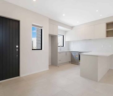 Almost Brand New 3-Bedroom Townhouse in Prime Massey！！！ - Photo 4