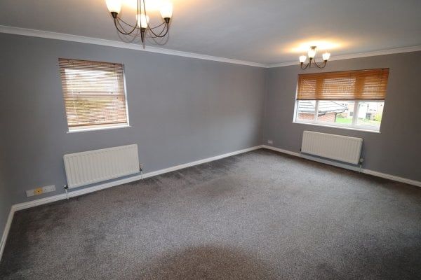 BILLERICAY TOWN CENTRE, Property for rent - Photo 1