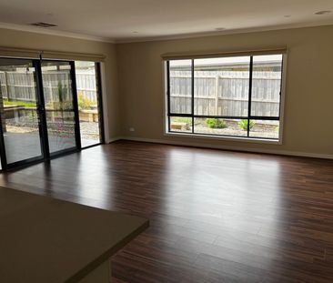 TOP TIER HOME IN PRIME LOCATION - Photo 2