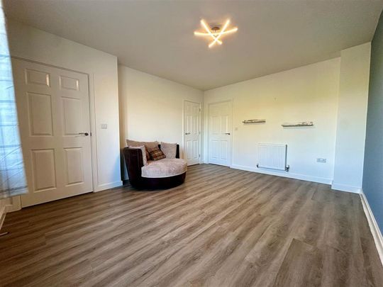 3 bedroom property to rent - Photo 1