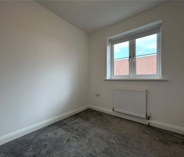 3 bedroom semi-detached house to rent - Photo 6
