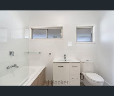 27 Margaret Street, Fennell Bay, NSW 2283 - Photo 5