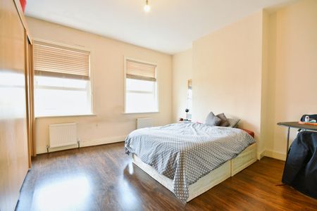 4 Bed Maisonette, Newark Street, E1 - Photo 3