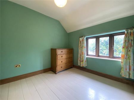 4 bedroom semi-detached house to rent - Photo 4