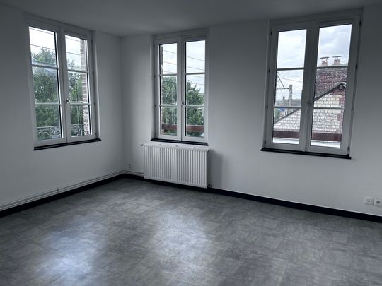 Location Appartement 3 pièces 66m² CAUDEBEC LES ELBEUF 76320 - Photo 1