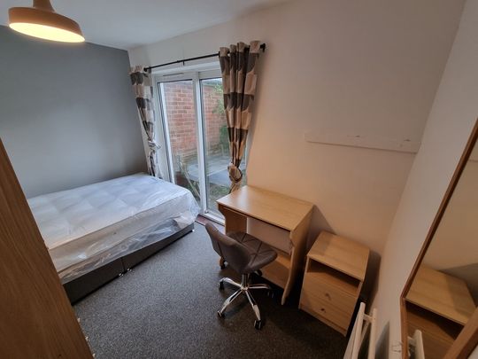 3 Bed Student Accommodation - Photo 1