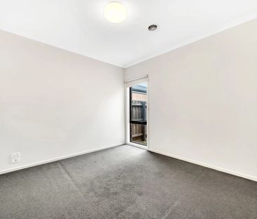 Spacious 4-Bedroom Home in Wollert - Photo 4