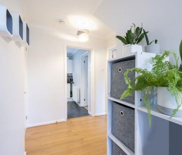 4 bedroom detached house to rent - Photo 4