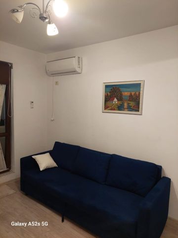 Inchiriez garsoniera Crinului, Rosu - Fotografie 2