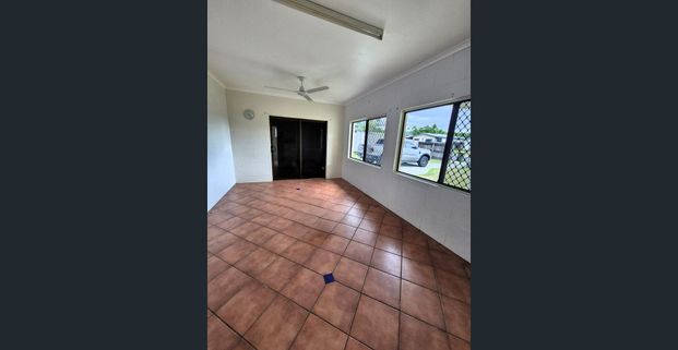 Spacious Home + Single Bay Shed + Huge Outdoor Space! - Photo 1