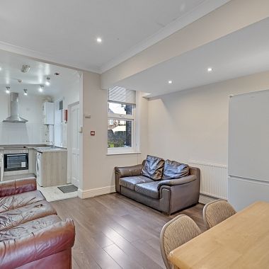 Excellent 5 Bedroom Student Property - Photo 1