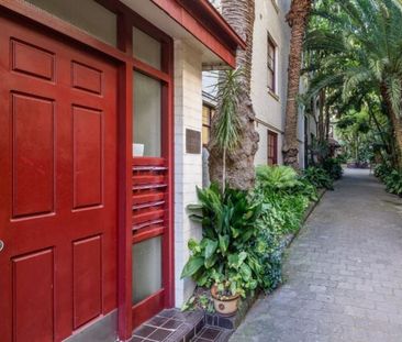 TOP-FLOOR ART DECO STUDIO IN PRIME VILLAGE LOCATION - Photo 1