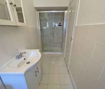 Middleton Road, Chadderton - Photo 2