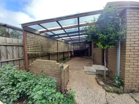 3 Ruth Court, Melton South, VIC 3338 - Photo 5
