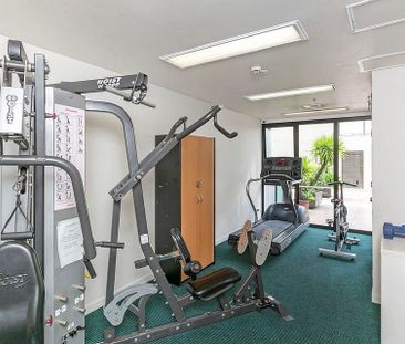 Two bedroom 53m secure apartment - Photo 1