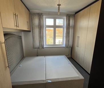 Room in a Shared House, Bexhill Road, N11 - Photo 2