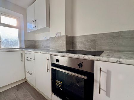 Park Avenue, London - Photo 3