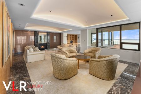 Condo in West Vancouver, BC - Photo 4