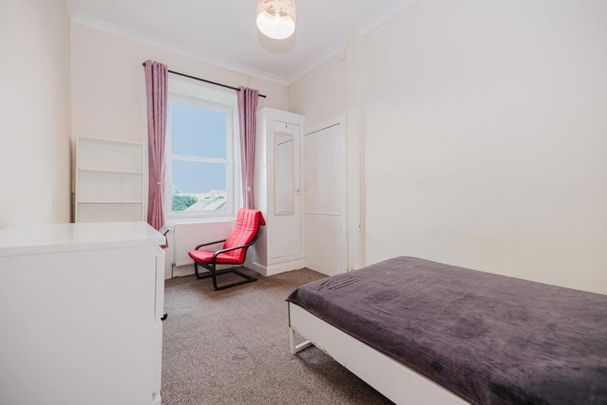3 bedroom flat to rent - Photo 1