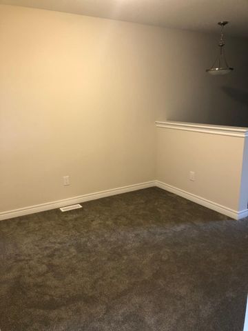 For Lease - 38 Sycamore Street, Welland, Ontario - Photo 3