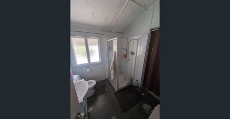 Spacious room with share amentities - Photo 4