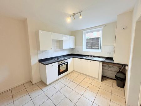2 bedroom terraced house to rent - Photo 5