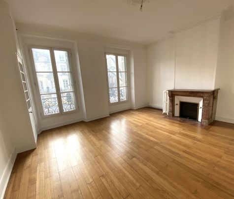 JARDIN PUBLIC - 3 CHAMBRES ET ASCENSEUR - 2 200 € - Photo 1